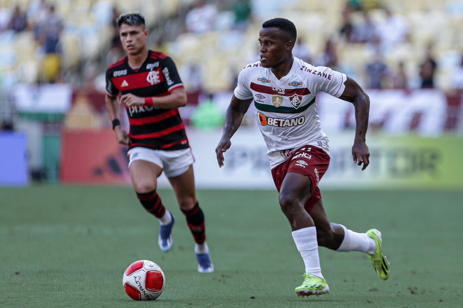 Flamengo Vence Cl Ssico Contra O Fluminense E Encaminha Ta A Guanabara