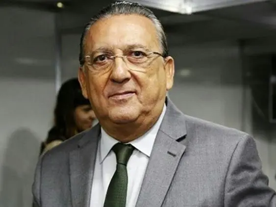 Galvão Bueno é internado após mal-estar na noite de Natal