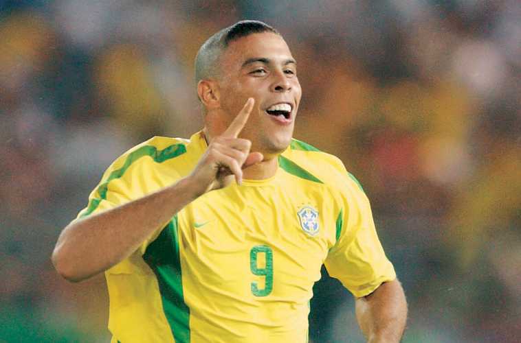 Ronaldo surpreendeu na Copa de 2002, com o cabelo no estilo ‘Cascão’.