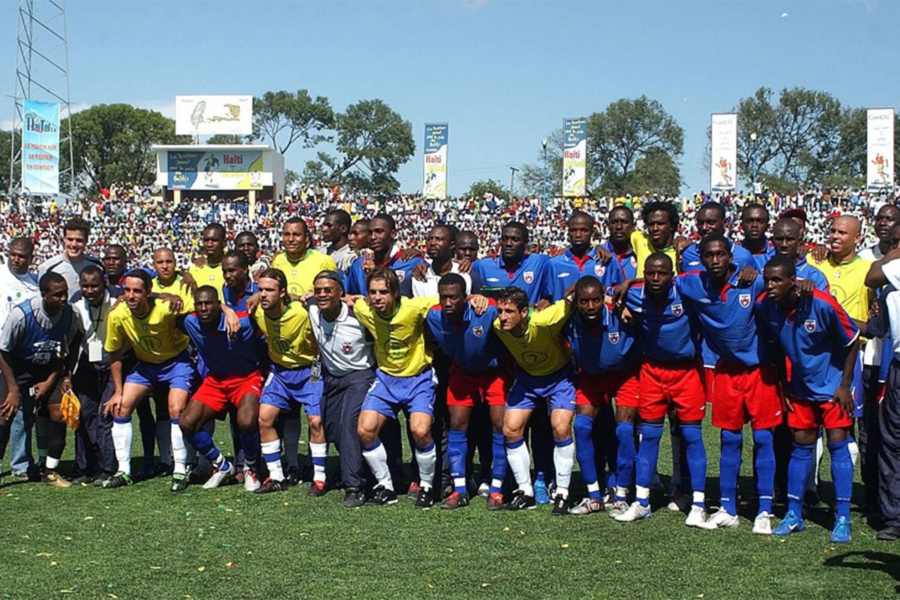 Magrão relembra ‘Jogo da Paz’ no Haiti: ‘Estou na seleção, mas no meio de uma guerra’