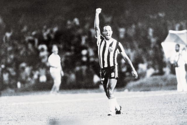 Ídolo do Galo, Reinaldo recebe indenização por perseguição na ditadura