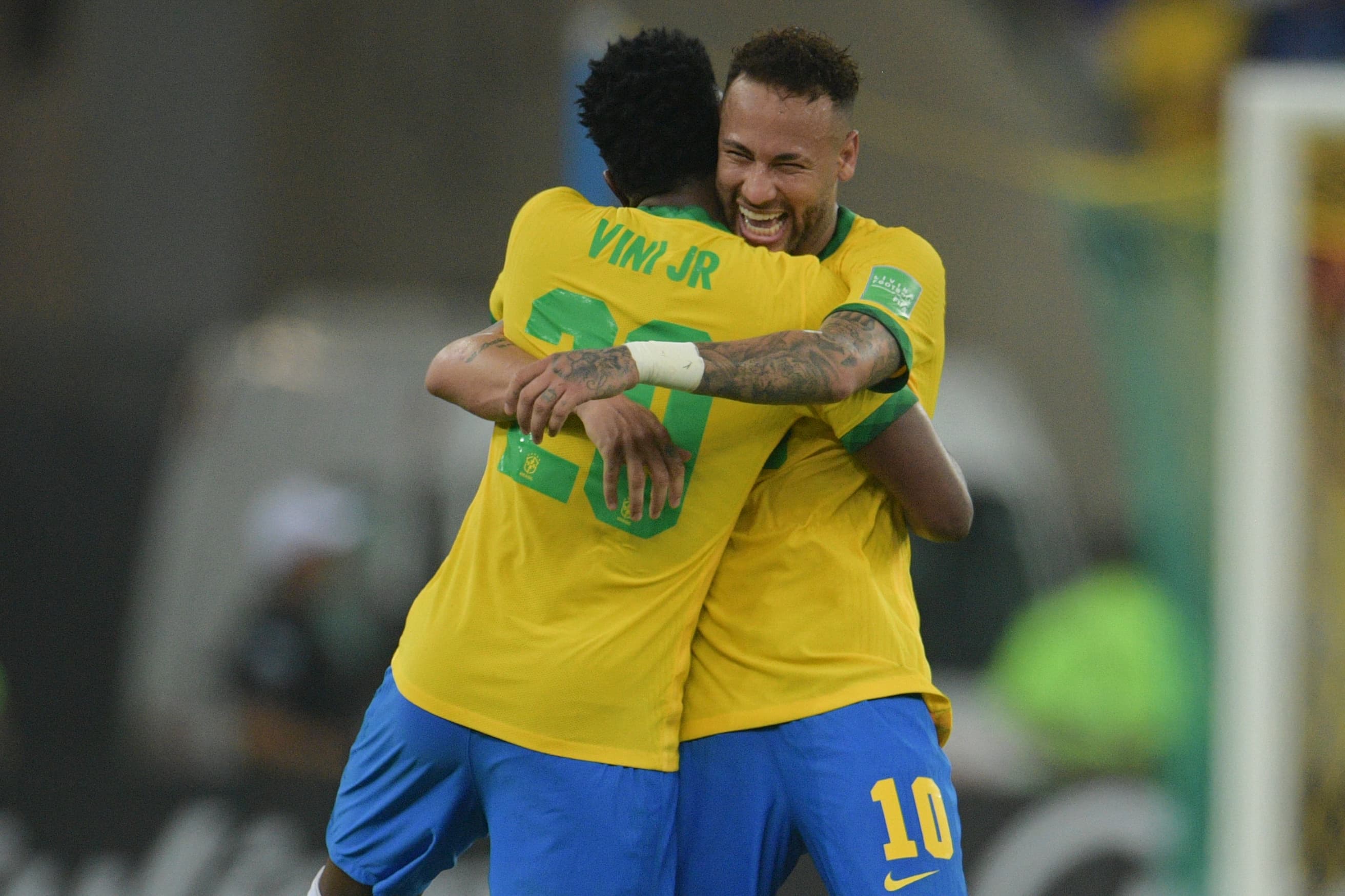 Na idade de Vini, Neymar tinha 9 vezes mais gols pela seleção