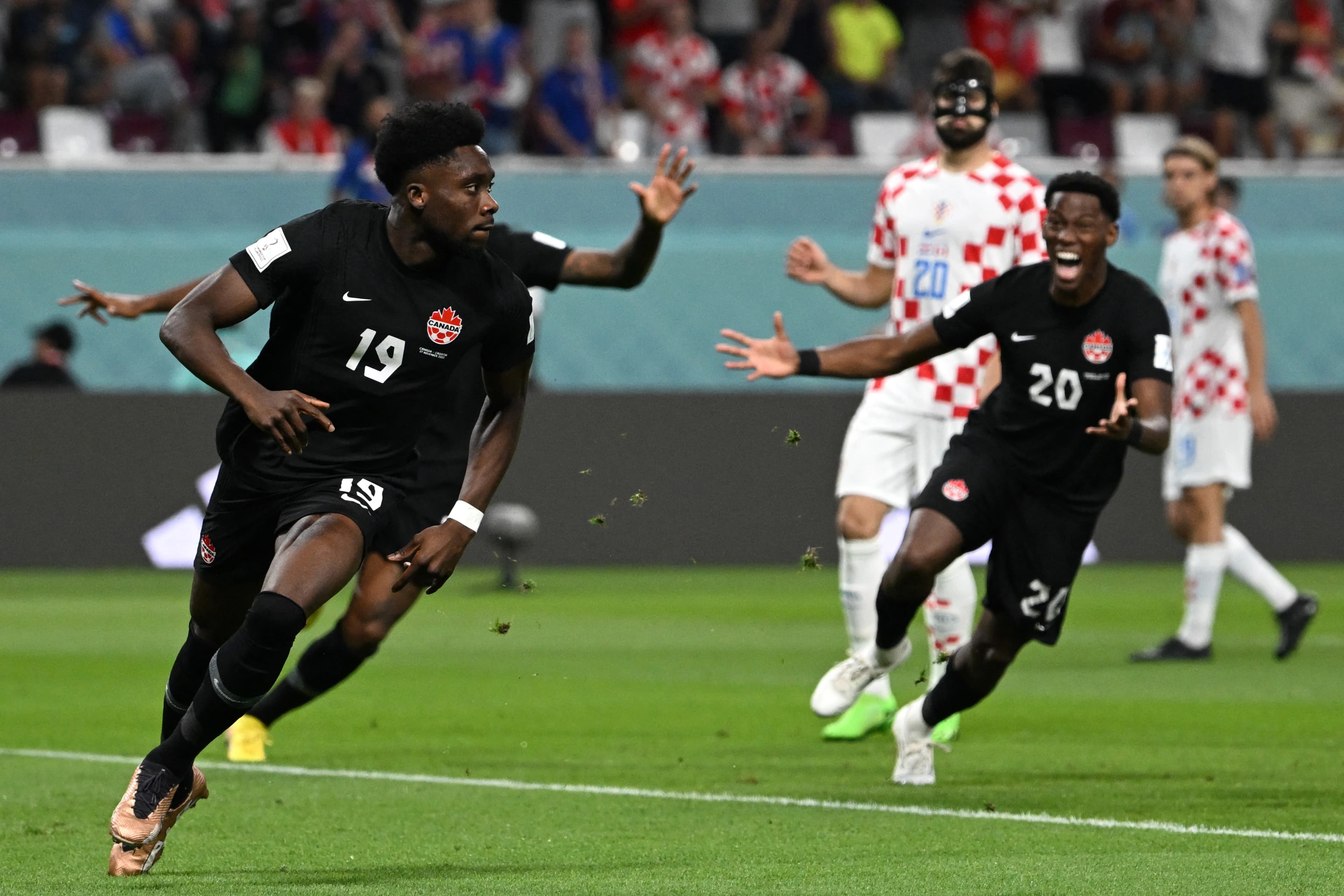 Quem é o maior artilheiro do Canadá na história das Copas?