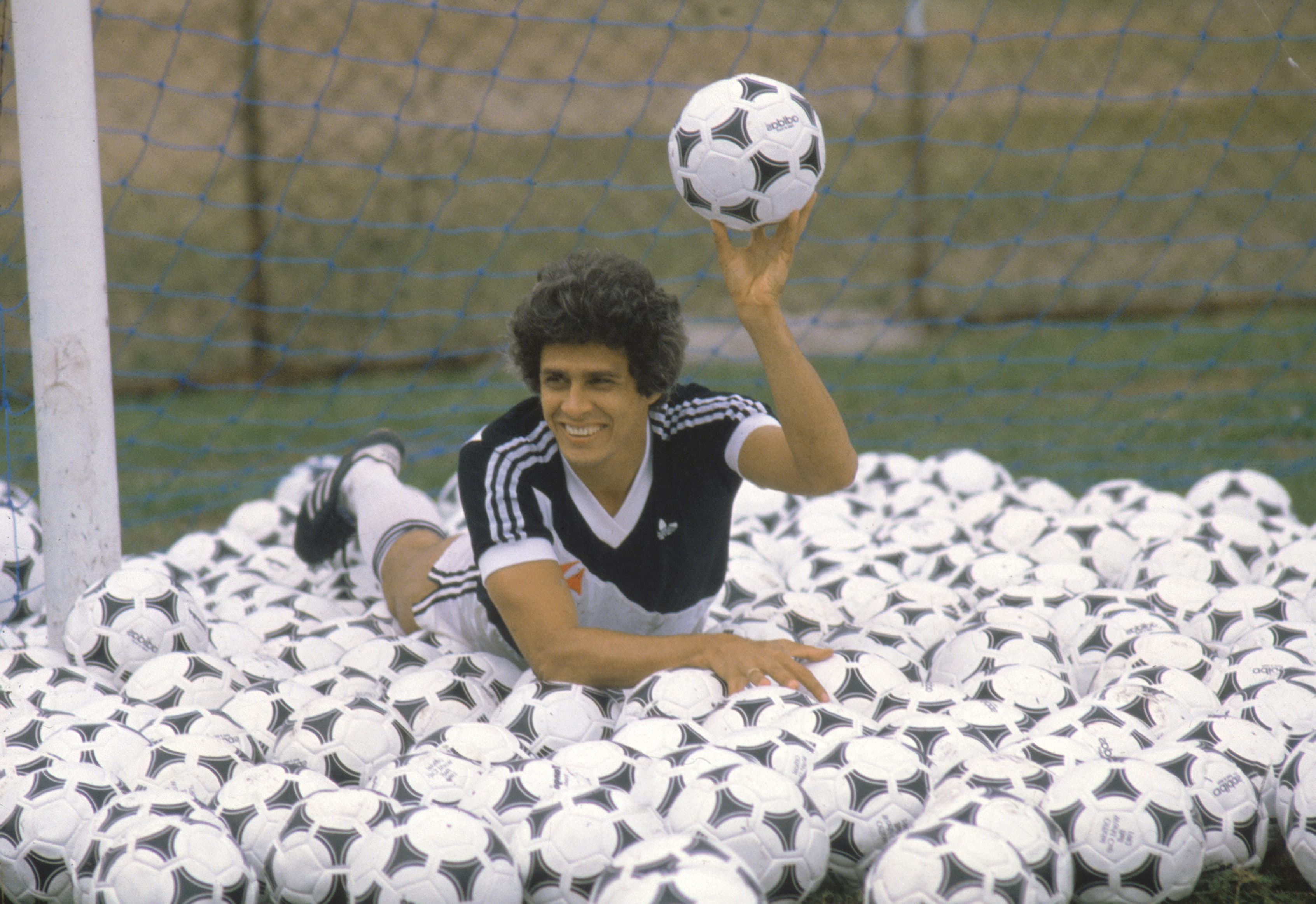 Homenageado, Roberto Dinamite segue como maior artilheiro do Brasileirão; veja lista