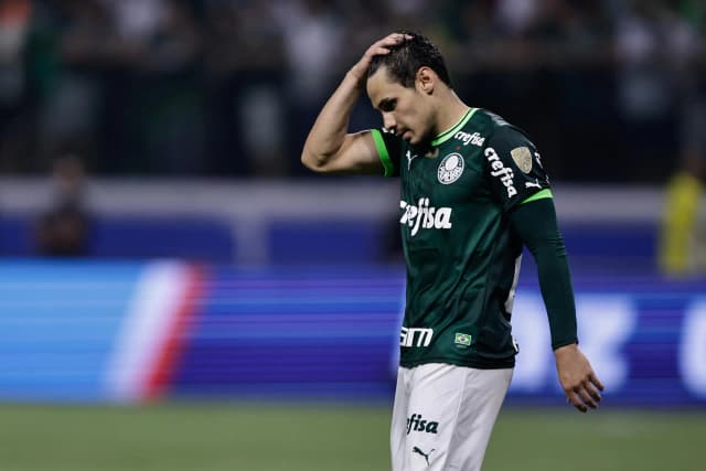 Time mexicano pode tirar Raphael Veiga do Palmeiras