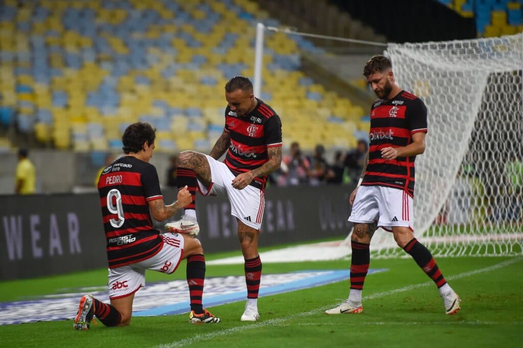 Flamengo vence Boavista, confirma classificação e reassume liderança do Cariocão