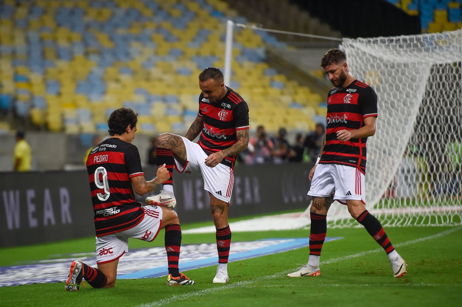 Flamengo vence Boavista, confirma classificação e reassume liderança do Cariocão