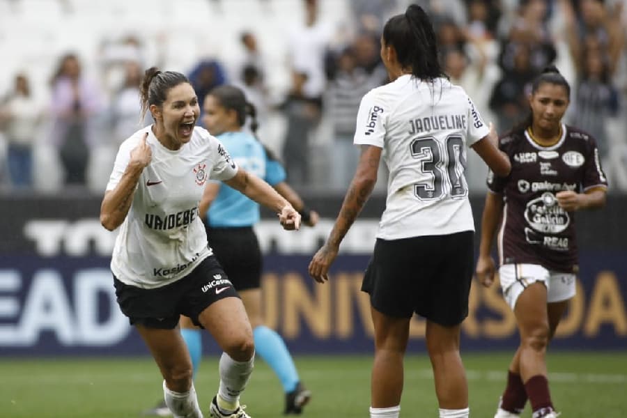 Brasileirão feminino começa com mais de 50 patrocinadores entre os times