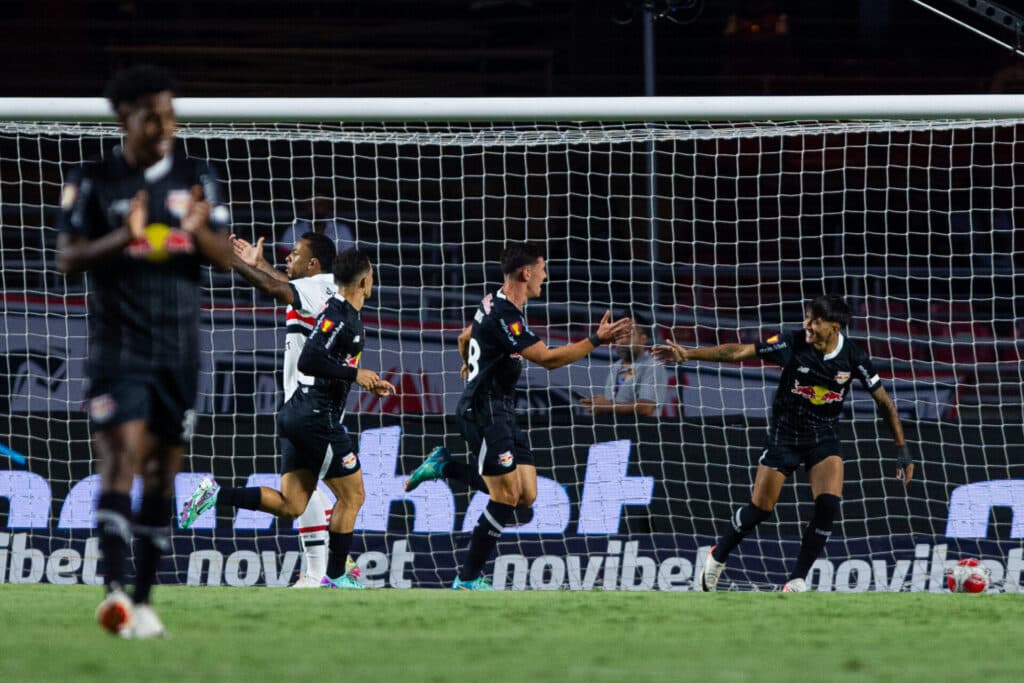 São Paulo leva empate do Bragantino no fim e chega ao 3º tropeço seguido