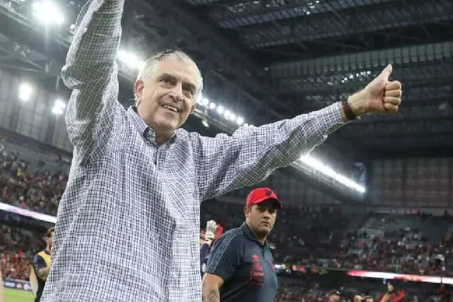 Petraglia pode entrar na lista de nomes de estádios do Brasil