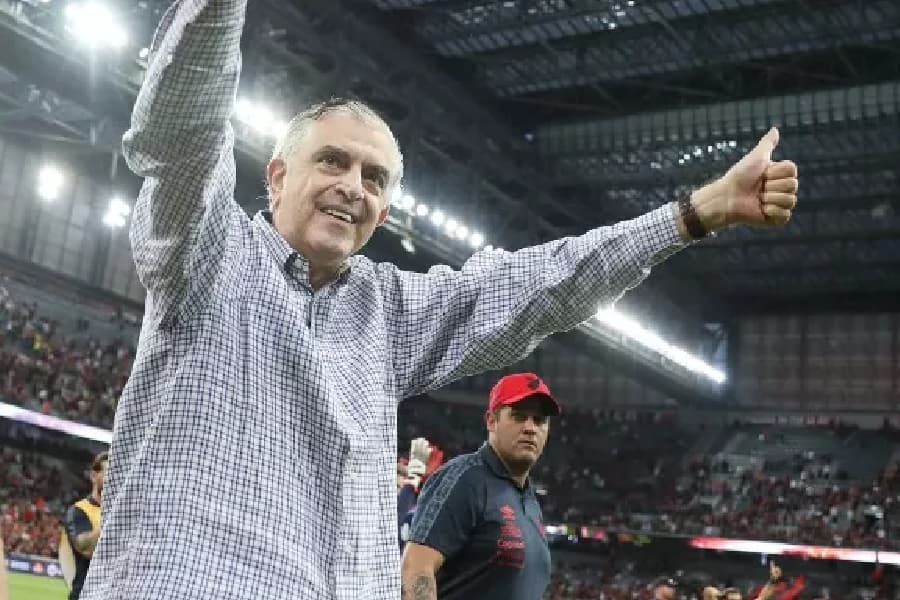 Petraglia pode entrar na lista de nomes de estádios do Brasil