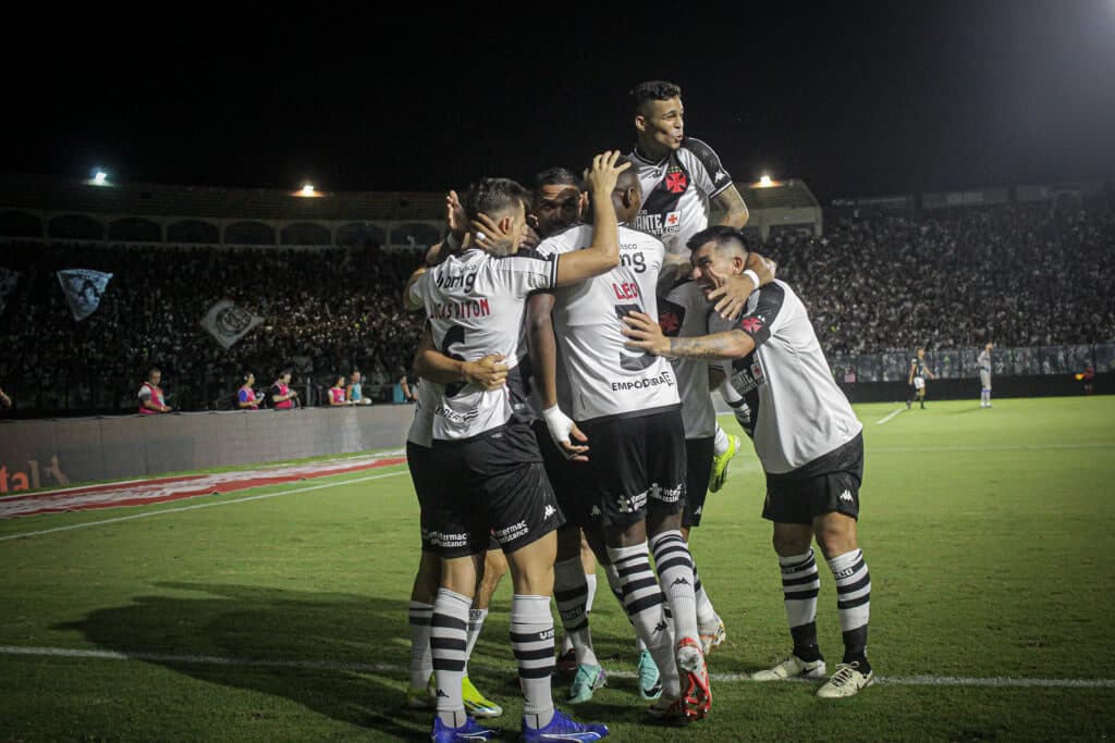 Copa do Brasil: Vasco arranca empate no fim e elimina Água Santa nos pênaltis