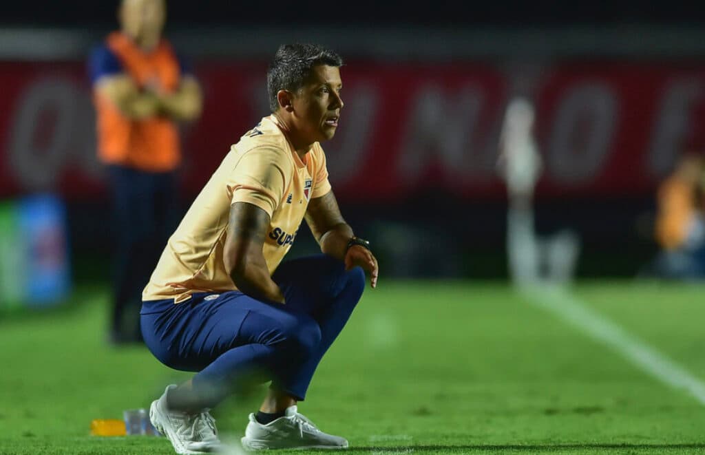 Classificação no sufoco expõe altos e baixos do São Paulo na era Carpini