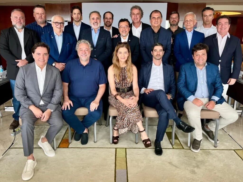 Sem Corinthians, clubes da Libra firmam contrato bilionário com a Globo