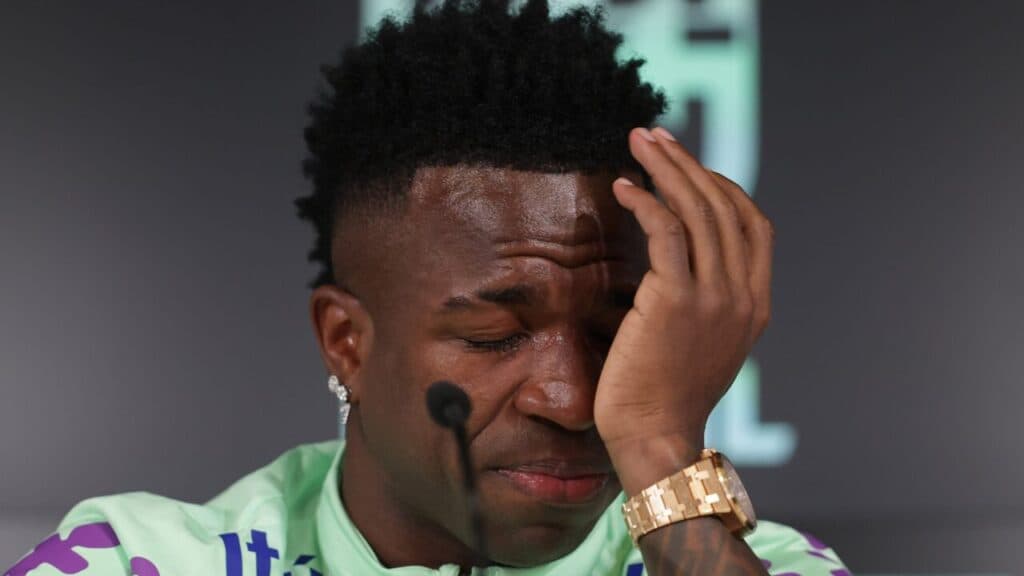 Vini Jr. se emociona e faz desabafo contra racismo: ‘Cada vez tenho menos vontade de jogar’