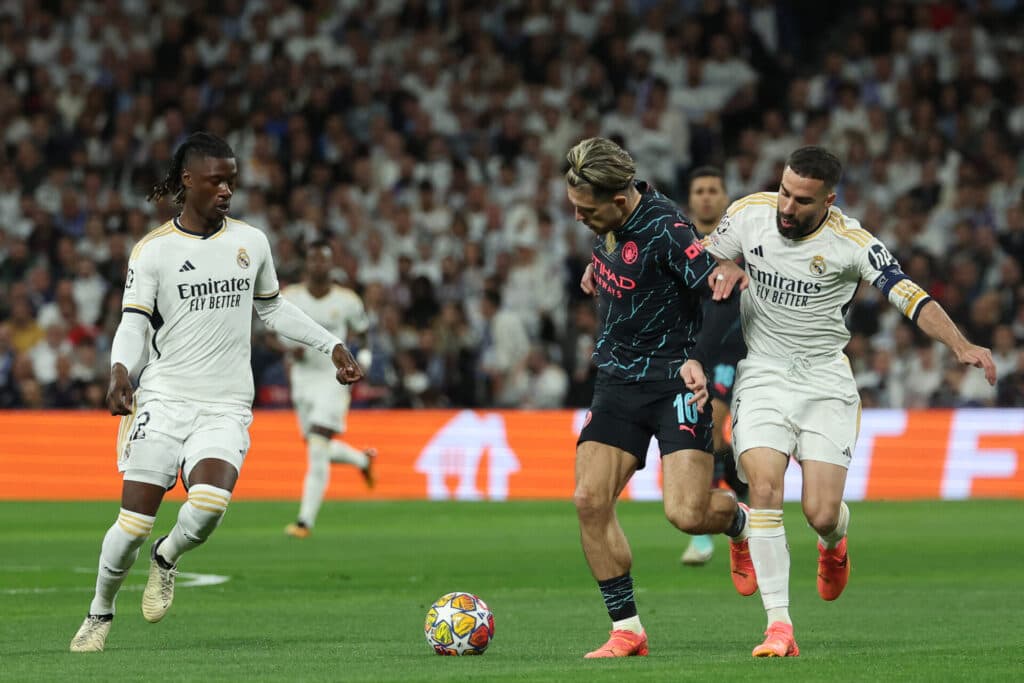 Real Madrid e City empatam em jogaço de seis gols pelas quartas da Champions