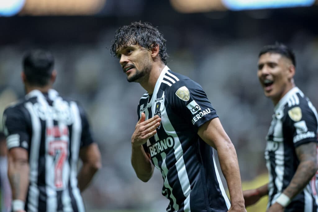 Galo bate Peñarol com susto no final e segue 100% na Libertadores