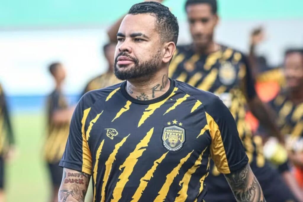 Dentinho, ex-Corinthians, acerta para disputar Série B