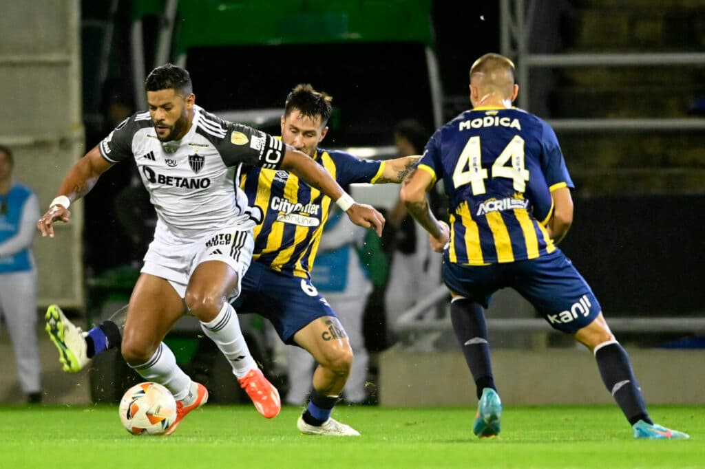 Galo vence o Rosário Central e garante classificação antecipada às oitavas