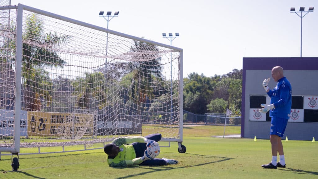 Grêmio e Inter definem agenda de treinos em São Paulo
