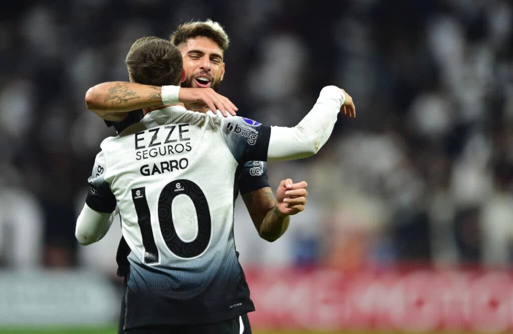 Corinthians x Vitória: onde assistir ao jogo pelo Brasileirão