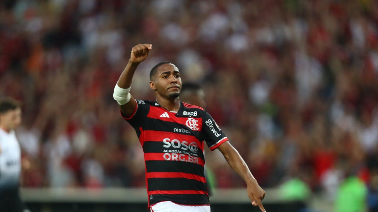 Lorran não deve mais ser usado pelo Flamengo