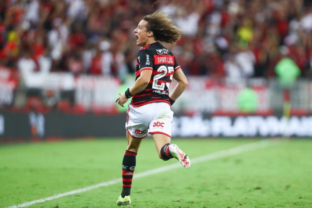 Fortaleza se aproxima do anúncio de David Luiz, ex-Flamengo