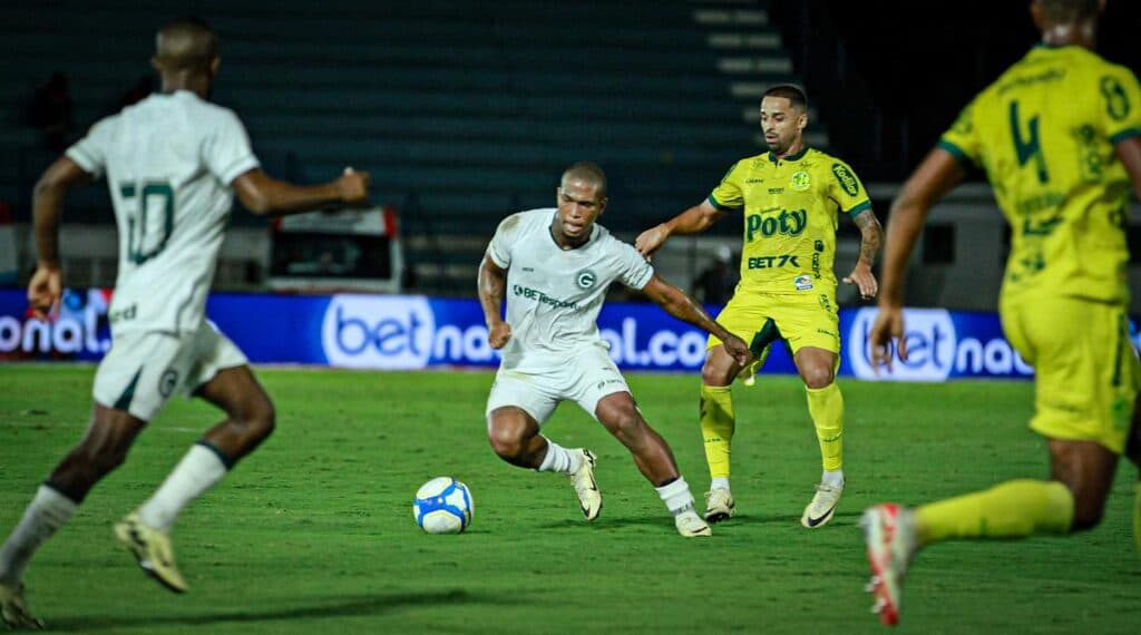 Vitória do Mirassol tira Santos do G4 da Série B