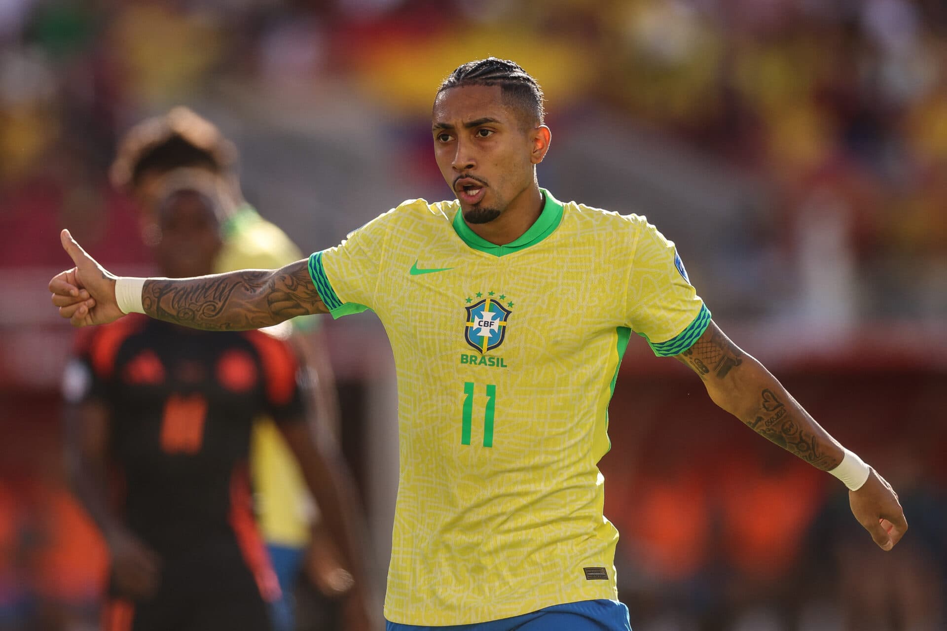 Porrada neles? Dorival e Scaloni minimizam fala de Raphinha