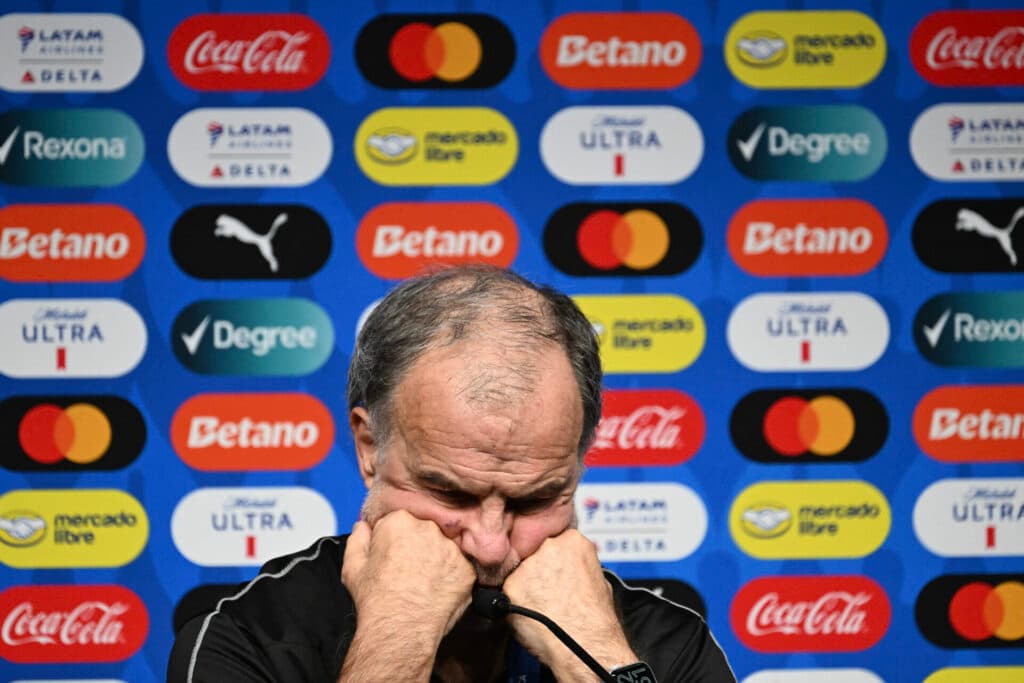 Quem é a brasileira da Conmebol alvo de críticas de Bielsa