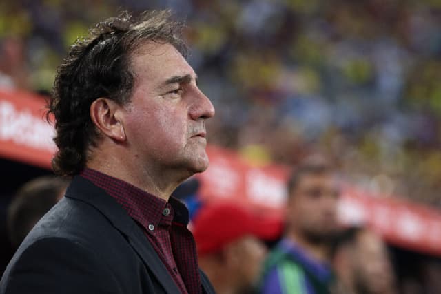 ‘Desconhecido’ Néstor Lorenzo conduz Colômbia imbatível a feito histórico