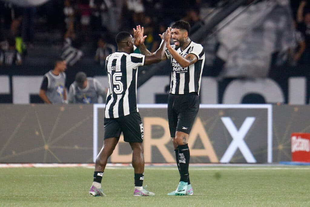 Botafogo x Internacional: onde assistir ao jogo do Brasileirão