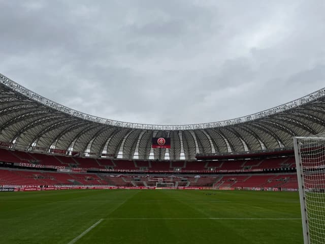 Beira-Rio: por que a torcida não pode ficar perto do gramado?