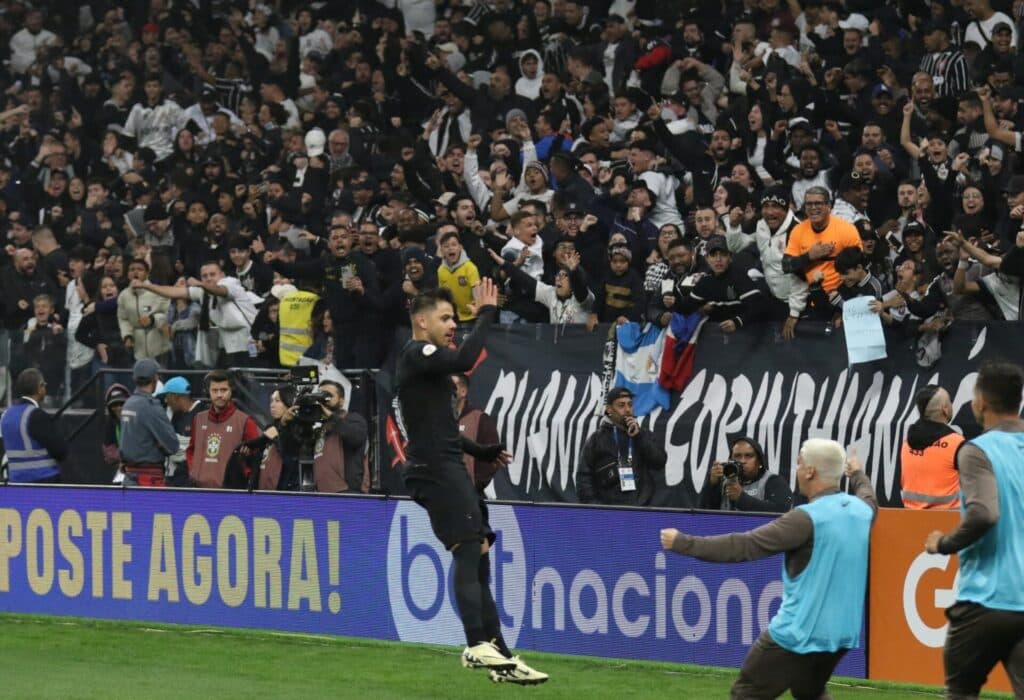 Corinthians vence na estreia de Ramón Díaz e renova as esperanças