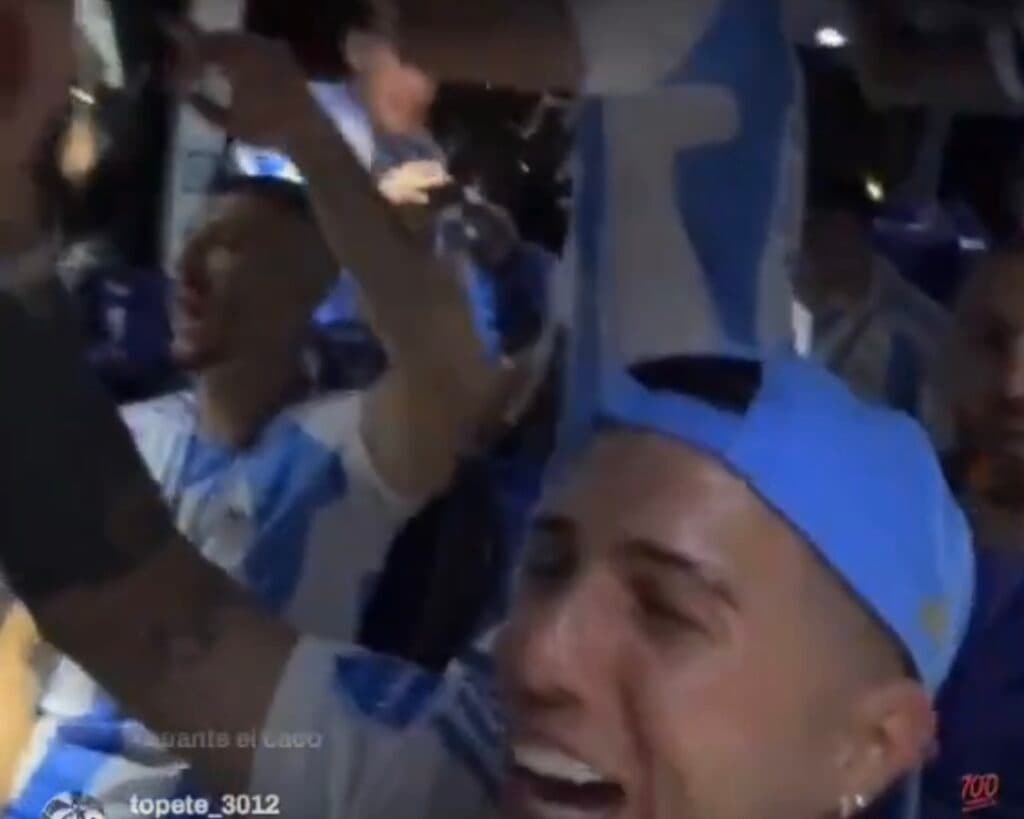 Argentino se desculpa com companheiros de Chelesa por canto racista