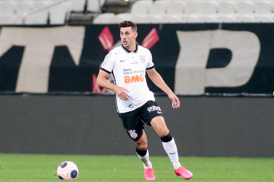 Danilo Avelar: aposentado aos 35, ex-Corinthians aprendeu com atitude racista