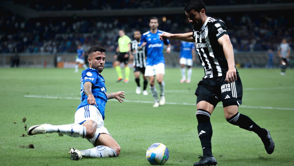 Cruzeiro e Atlético Mineiro ficam no empate sem gols em clássico quente