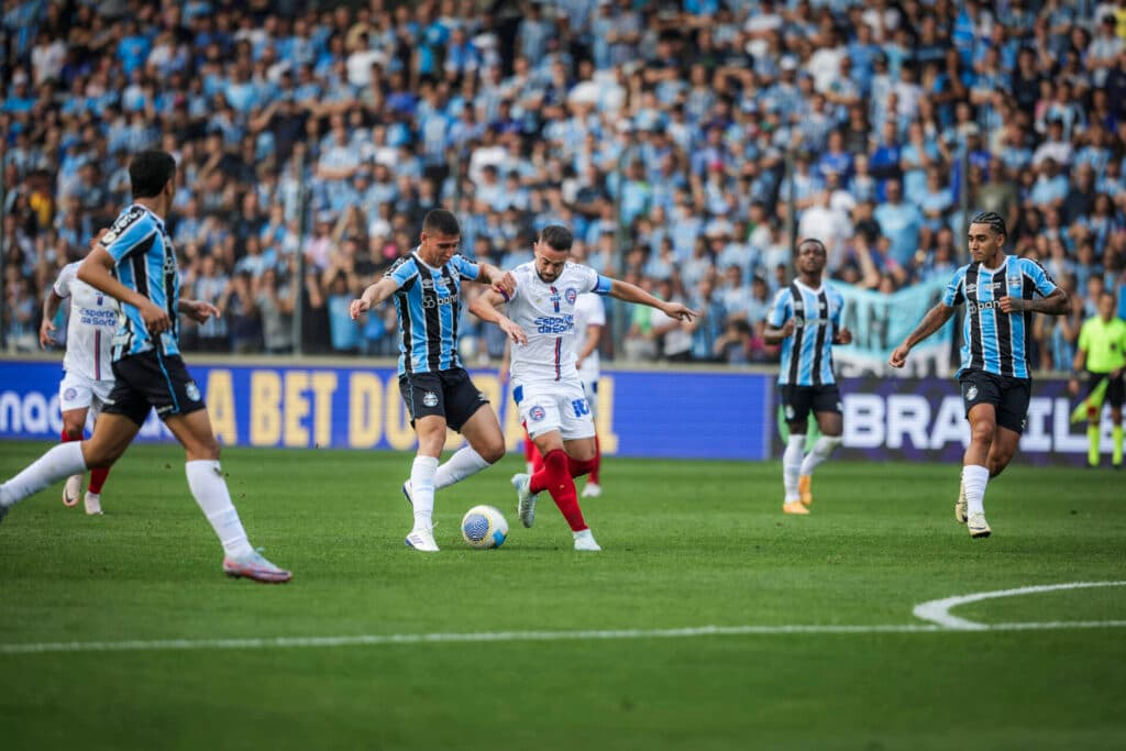 Bahia supera Grêmio alternativo na abertura da rodada
