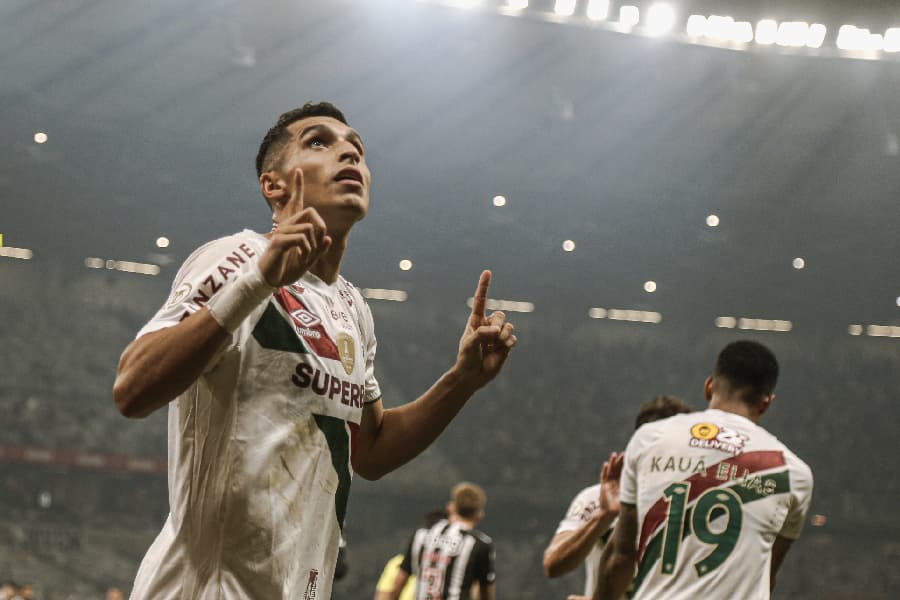 Fluminense bate o Galo no Mineirão e dorme fora do G-4