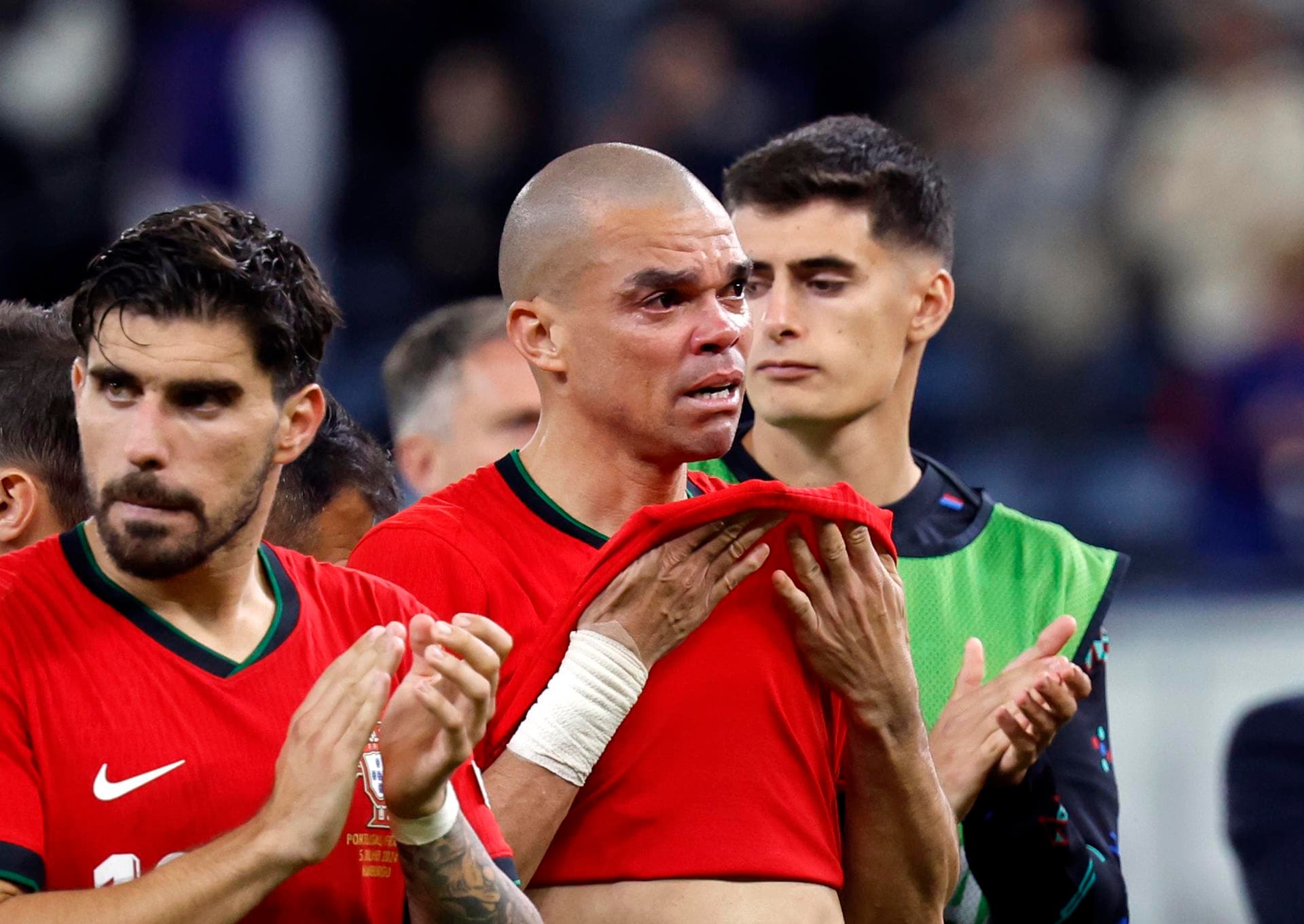 Aos 41 anos, Pepe anuncia aposentadoria do futebol