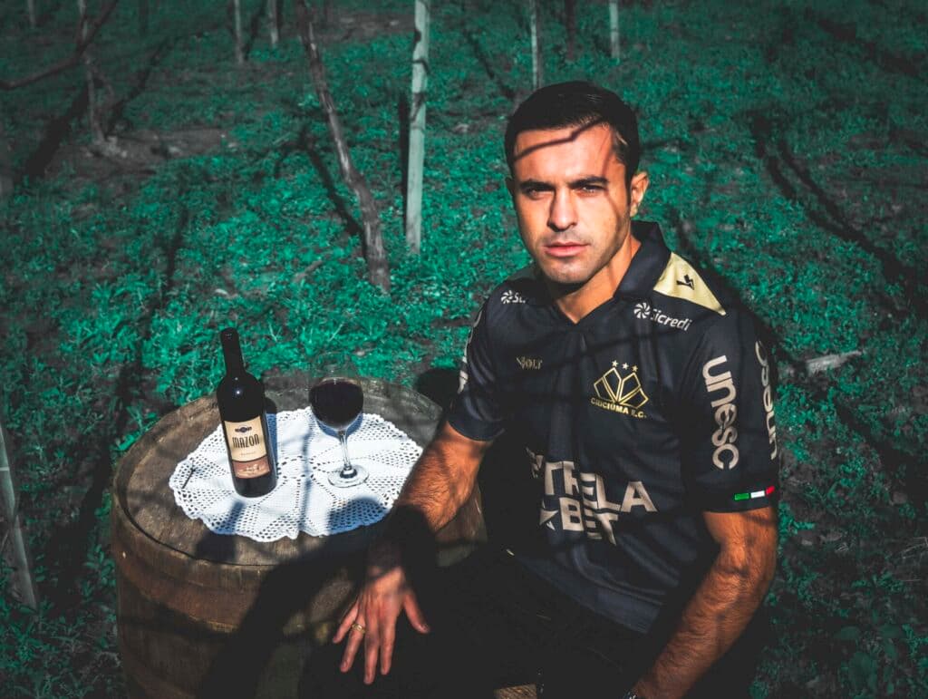 Criciúma lança camisa especial para a despedida de Éder