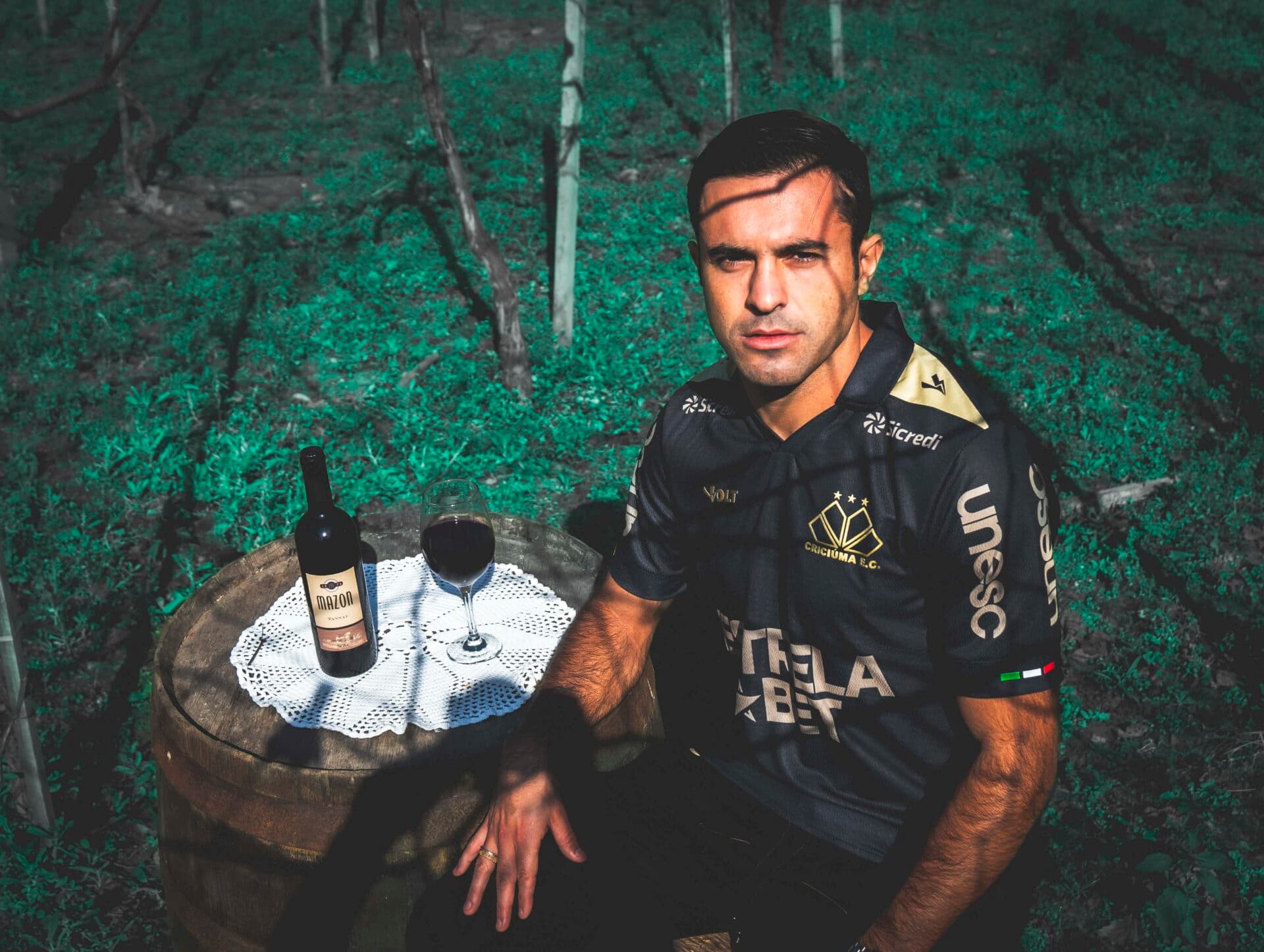 Criciúma lança camisa especial para a despedida de Éder