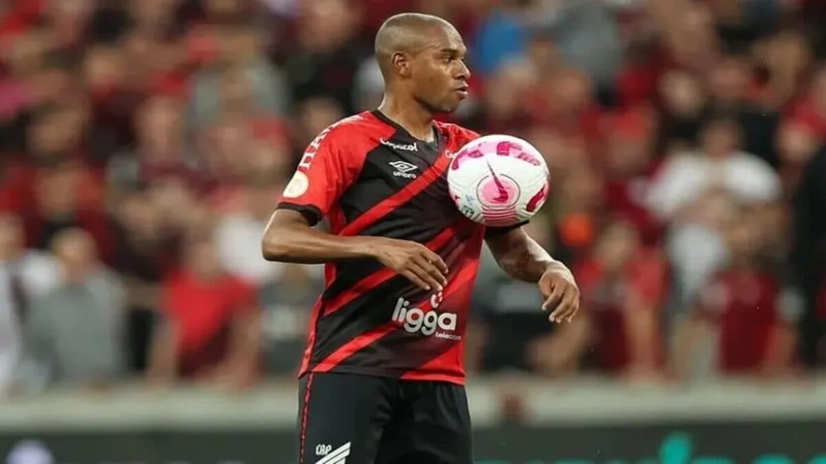 Fernandinho quer continuar: ‘Eu jogaria até os meus 45, 50 anos’