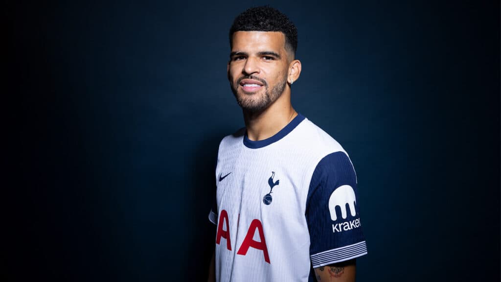 Tottenham desembolsa quase meio bilhão e contrata Dominic Solanke