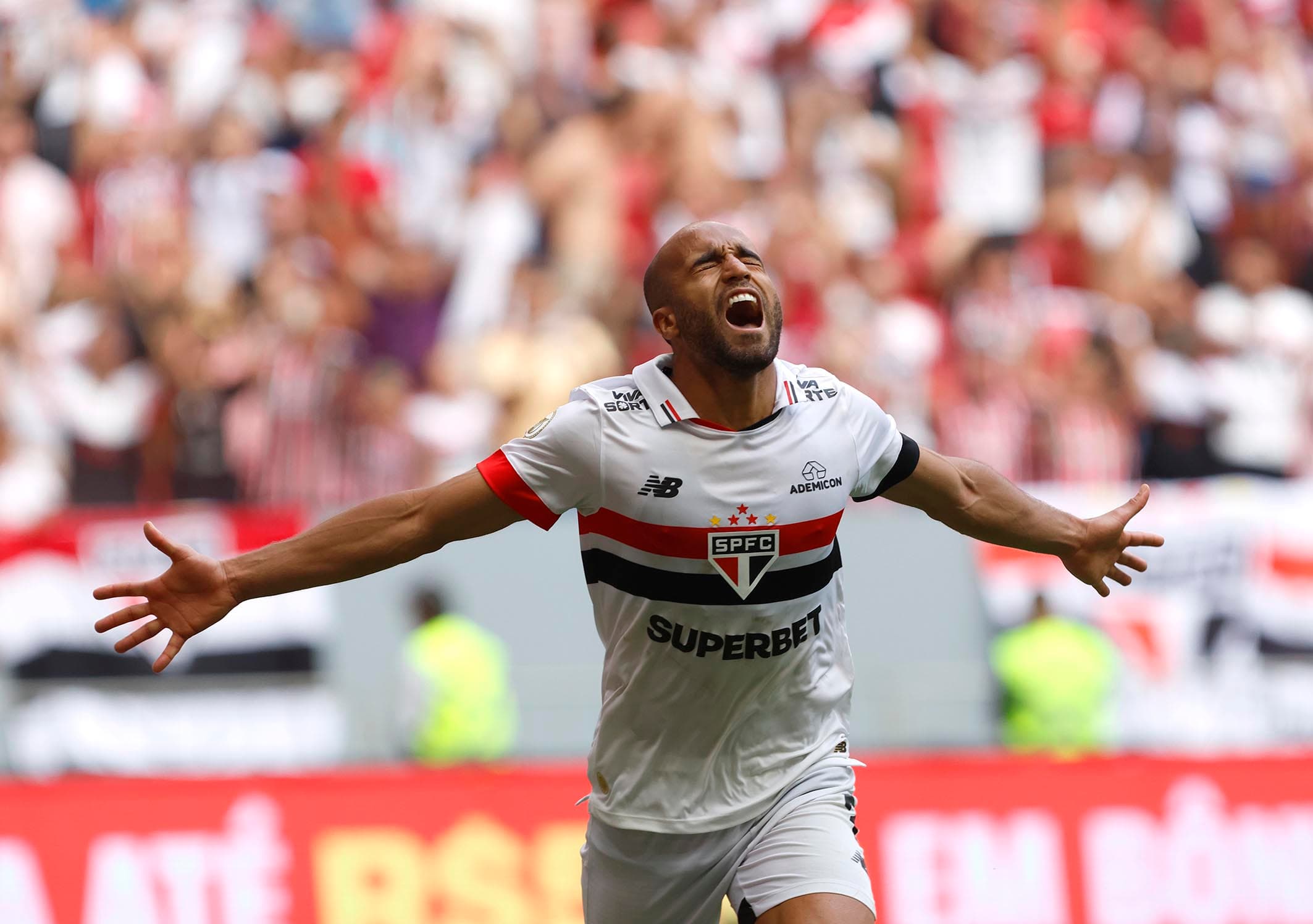 São Paulo se recupera e afunda o Corinthians no Z-4