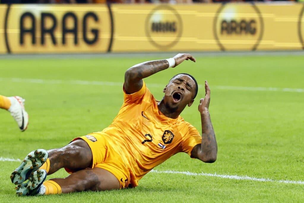 Técnico da Holanda detona ida de atacante ao futebol saudita