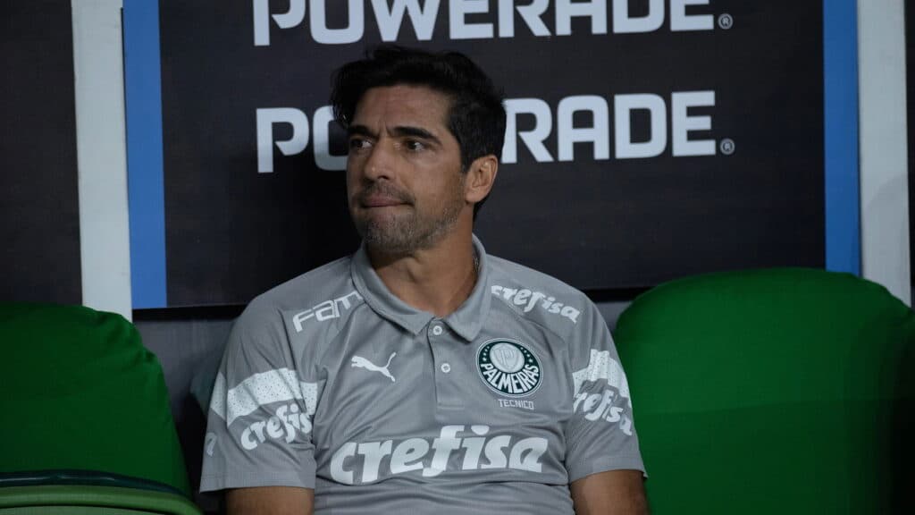 Abel Ferreira responde críticas e aponta fim: ‘Dezembro de 2025’