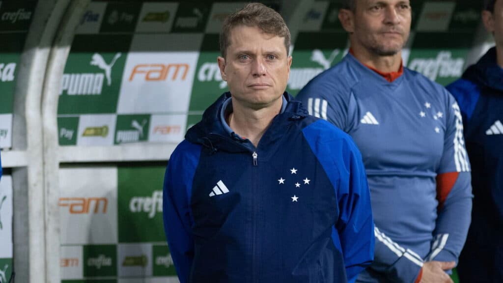 Cruzeiro usa jogadores da base para preencher vendas e lesões