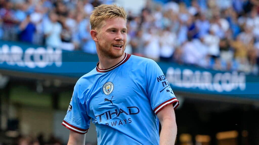 De Bruyne oficializa saída do Manchester City