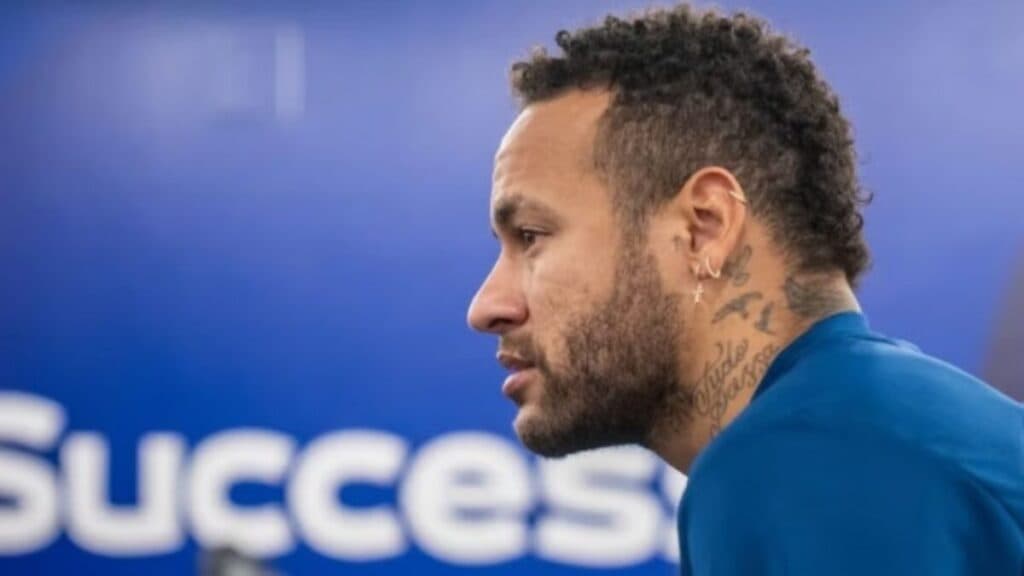 Al-Hilal corta Renan Lodi e pode inscrever Neymar no lugar